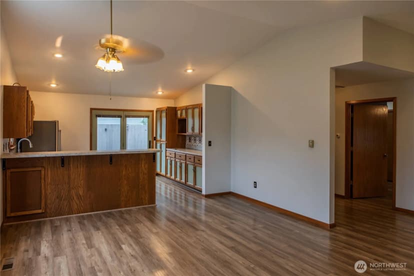 Property photo for 1111 Grover Street #1a, Lynden photo 9