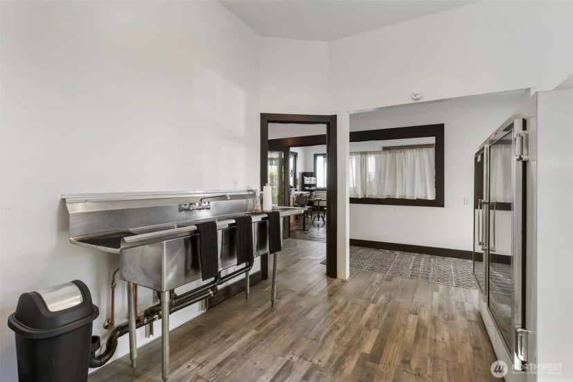 Property photo for 25931 Washington Boulevard Ne, Kingston photo 16