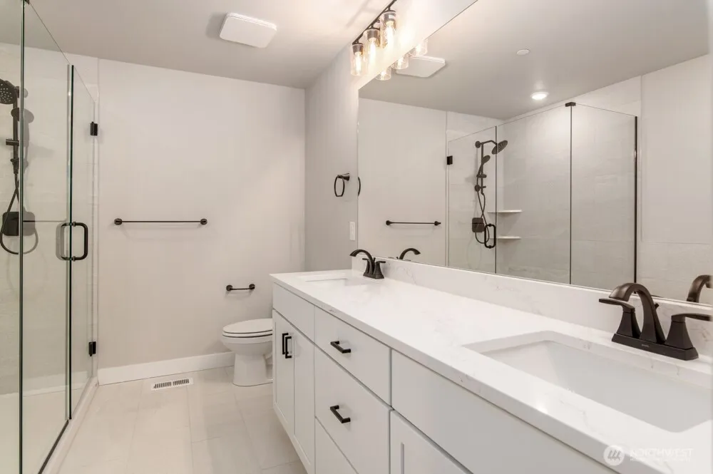 Property photo for 12814 66th Avenue S, Seattle photo 24