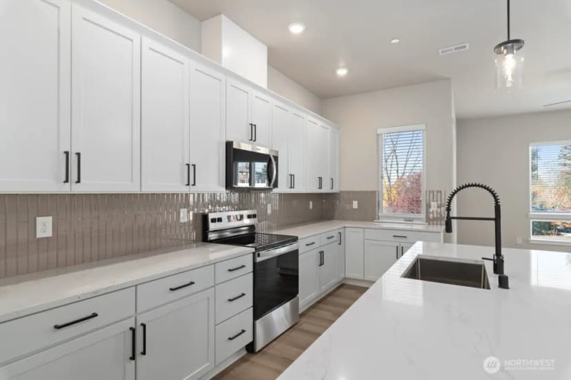 Property photo for 12814 66th Avenue S, Seattle photo 11