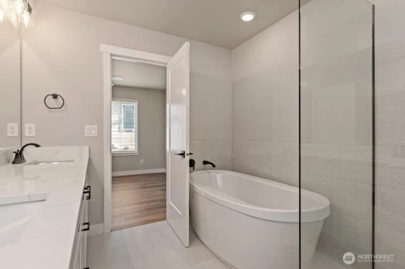 Property photo for 12814 66th Avenue S, Seattle photo 25