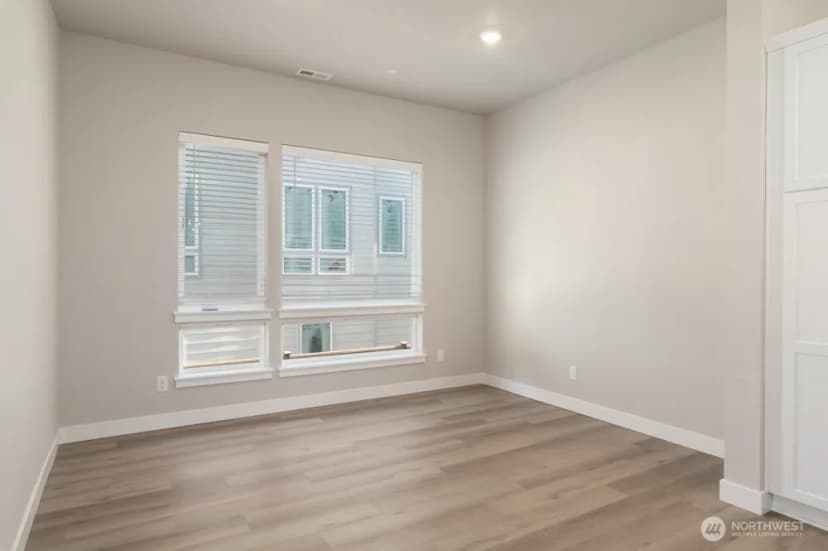 Property photo for 12814 66th Avenue S, Seattle photo 9