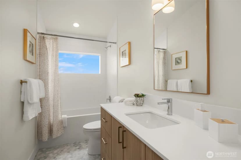 Property photo for 3446 13th Avenue W #b, Seattle photo 20