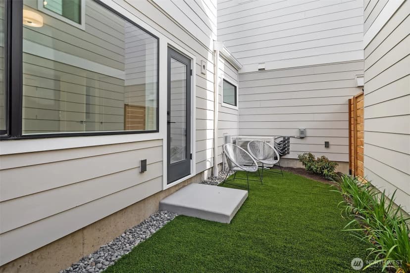Property photo for 3446 13th Avenue W #b, Seattle photo 19