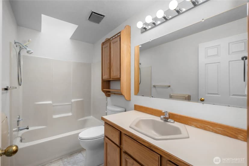 Property photo for 1617 Diamond Loop, Lacey photo 18