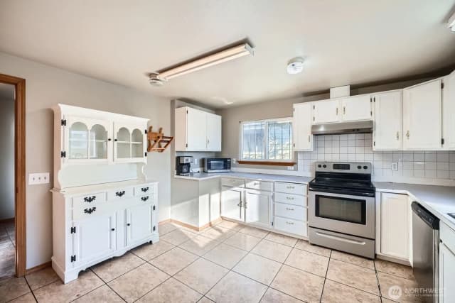 Property photo for 5525 Renton Avenue S, Seattle photo 4