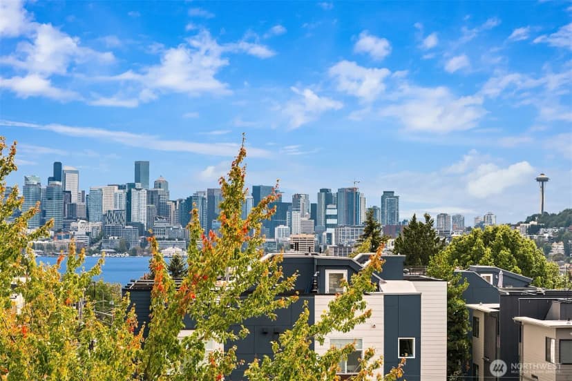 Property photo for 3613 Wallingford Avenue N, Seattle photo 28