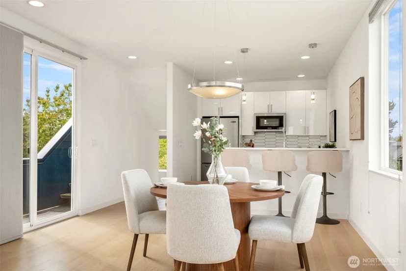 Property photo for 3613 Wallingford Avenue N, Seattle photo 11