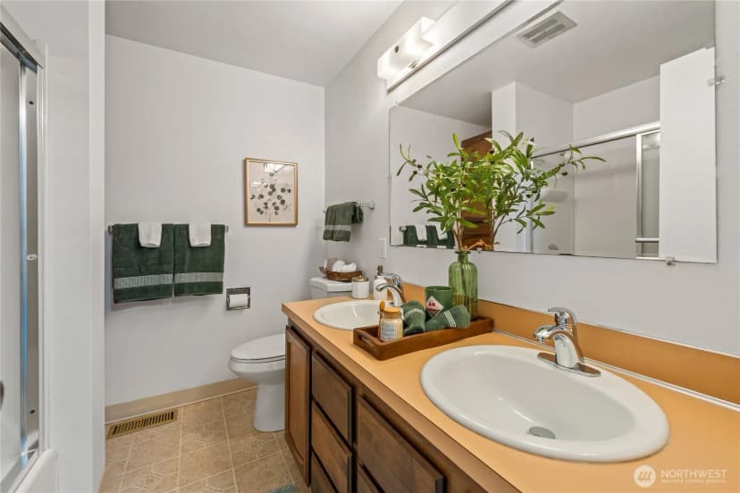 Property photo for 12509 Ne 138th Place, Kirkland photo 22