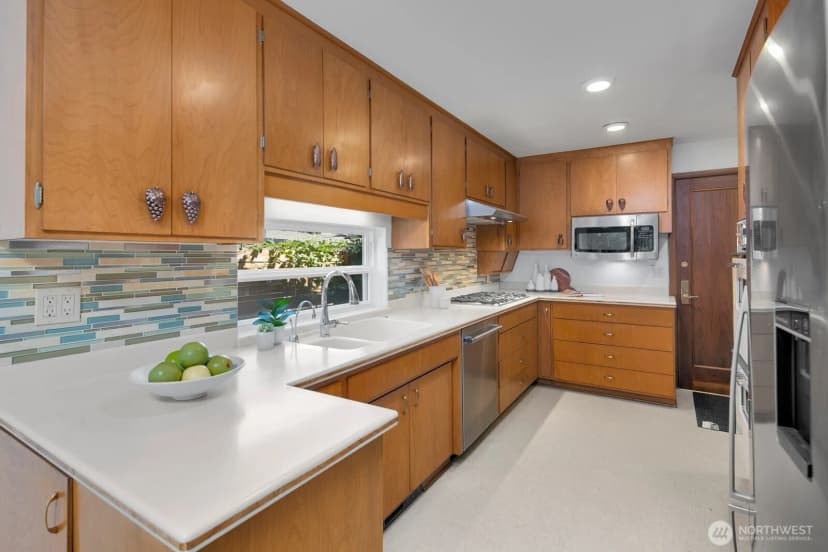 Property photo for 3051 44th Avenue W, Seattle photo 14