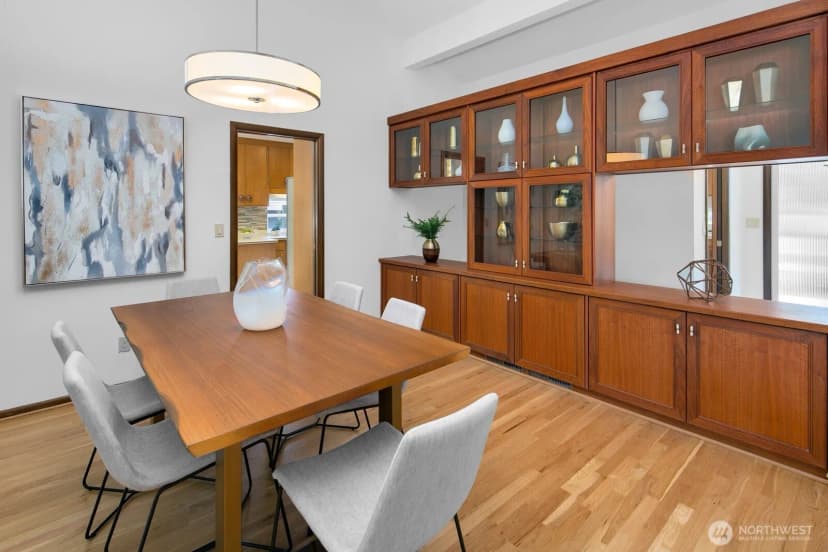 Property photo for 3051 44th Avenue W, Seattle photo 9