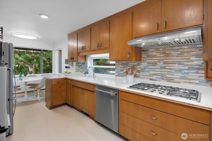 Property photo for 3051 44th Avenue W, Seattle photo 15