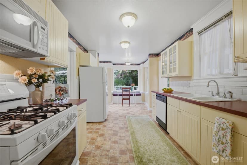 Property photo for 919 20th Avenue S, Seattle photo 12