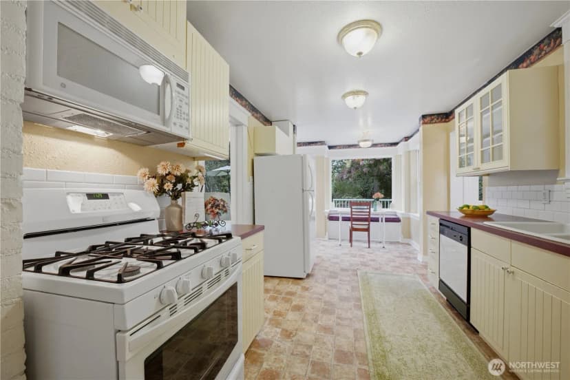 Property photo for 919 20th Avenue S, Seattle photo 13