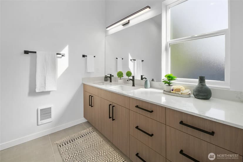 Property photo for 1804 28th Avenue S, Seattle photo 13
