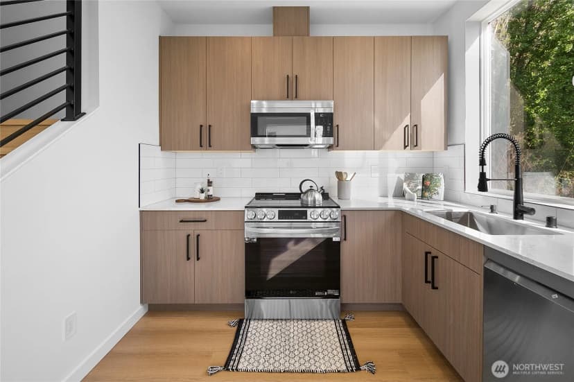 Property photo for 1804 28th Avenue S, Seattle photo 7