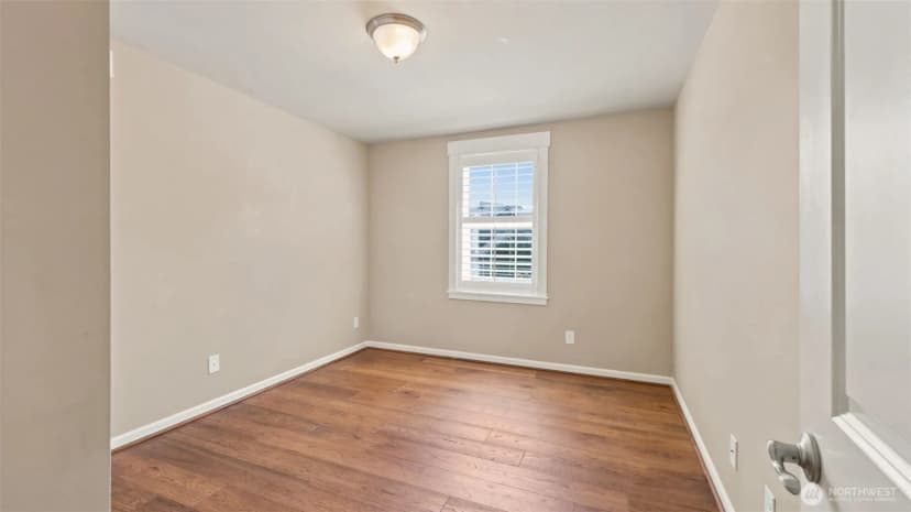 Property photo for 5500 Ne 9th Street, Renton photo 27