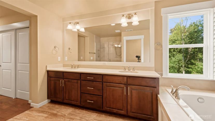 Property photo for 5500 Ne 9th Street, Renton photo 33