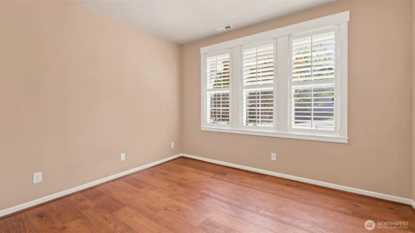 Property photo for 5500 Ne 9th Street, Renton photo 18