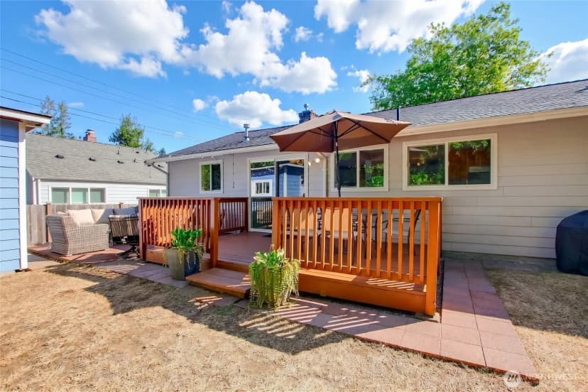 Property photo for 16817 15th Avenue Ne, Shoreline photo 13