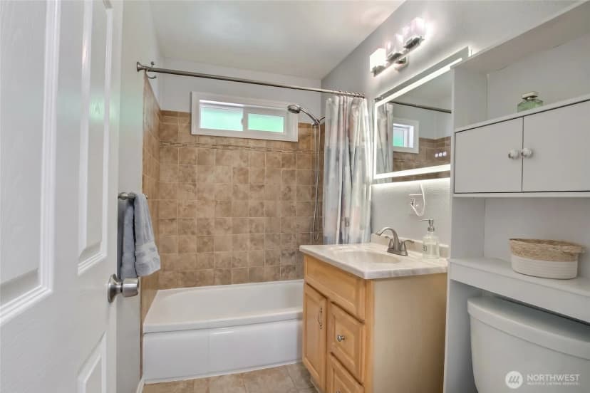Property photo for 16817 15th Avenue Ne, Shoreline photo 11