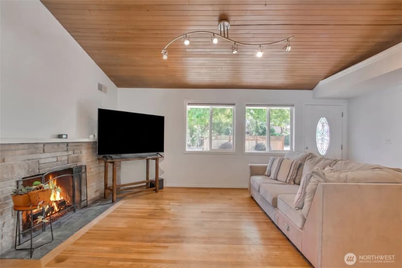 Property photo for 16817 15th Avenue Ne, Shoreline photo 3