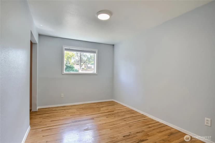 Property photo for 16817 15th Avenue Ne, Shoreline photo 10