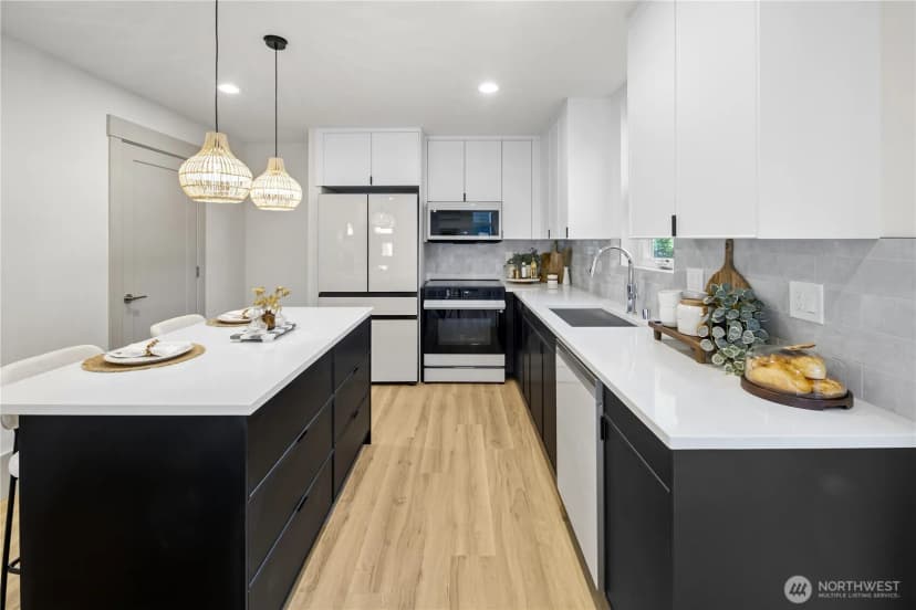 Property photo for 2935 39th Avenue Sw, Seattle photo 5