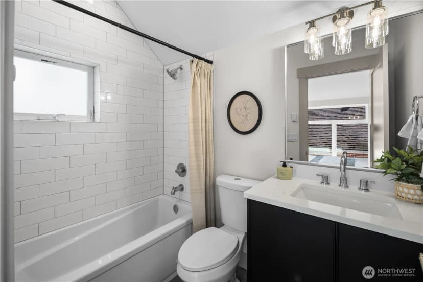 Property photo for 2935 39th Avenue Sw, Seattle photo 18