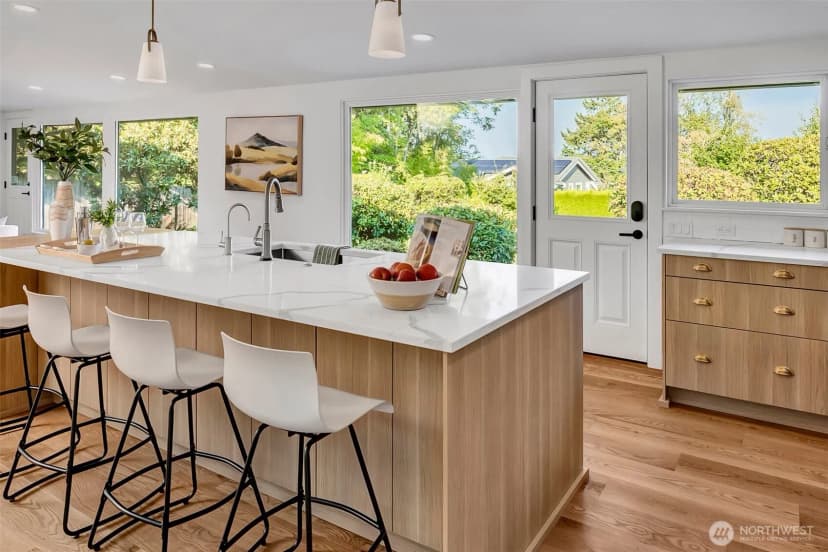 Property photo for 2434 73rd Avenue Se, Mercer Island photo 3