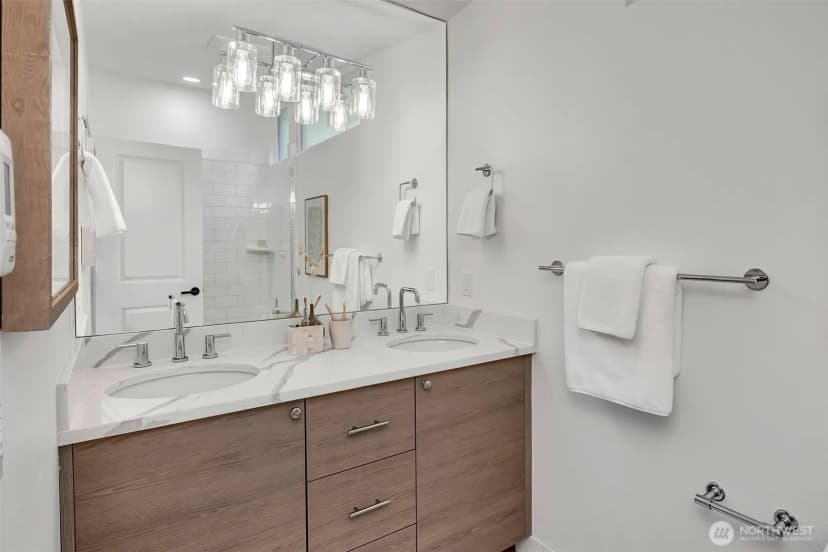 Property photo for 2434 73rd Avenue Se, Mercer Island photo 17