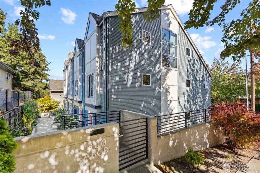 Property photo for 300 26th Avenue E #d, Seattle photo 37