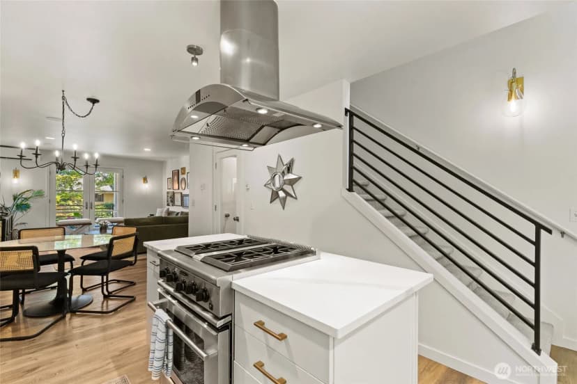 Property photo for 300 26th Avenue E #d, Seattle photo 9