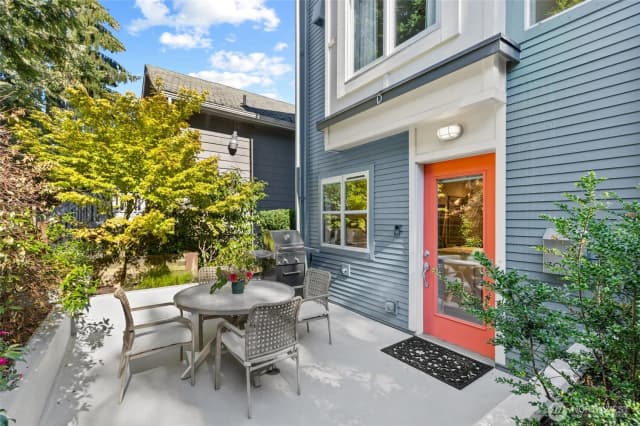 Property photo for 300 26th Avenue E #d, Seattle