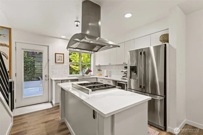 Property photo for 300 26th Avenue E #d, Seattle photo 10