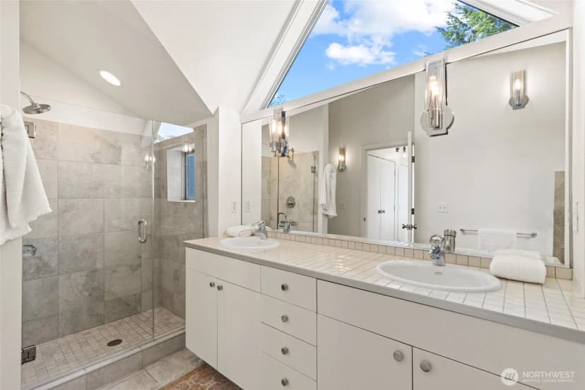 Property photo for 300 26th Avenue E #d, Seattle photo 34