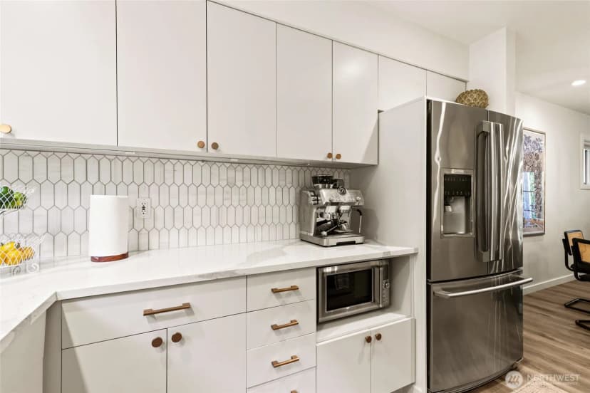 Property photo for 300 26th Avenue E #d, Seattle photo 7