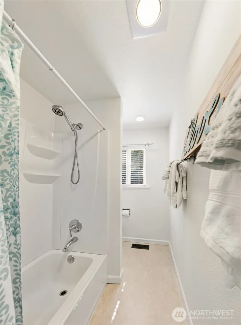 Property photo for 10320 Ne 123rd Place, Kirkland photo 24