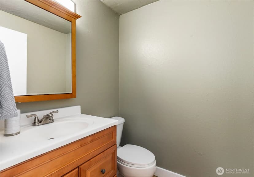 Property photo for 467 Nw 8th Street, Oak Harbor photo 21