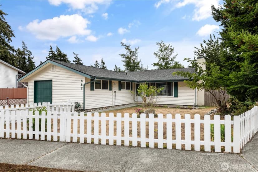 Property photo for 467 Nw 8th Street, Oak Harbor