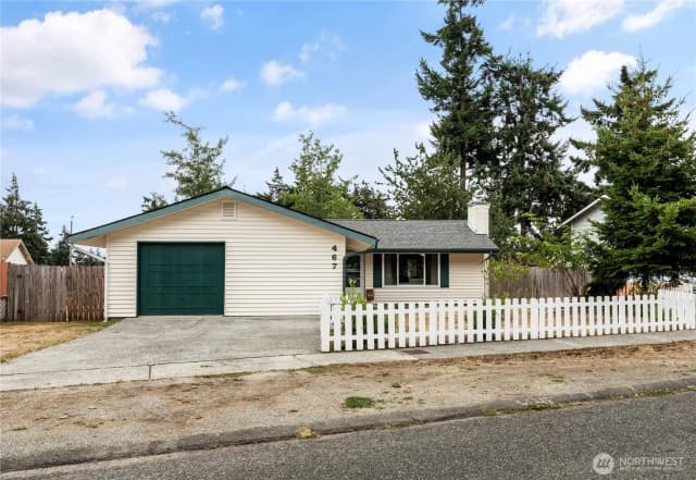 Property photo for 467 Nw 8th Street, Oak Harbor photo 2