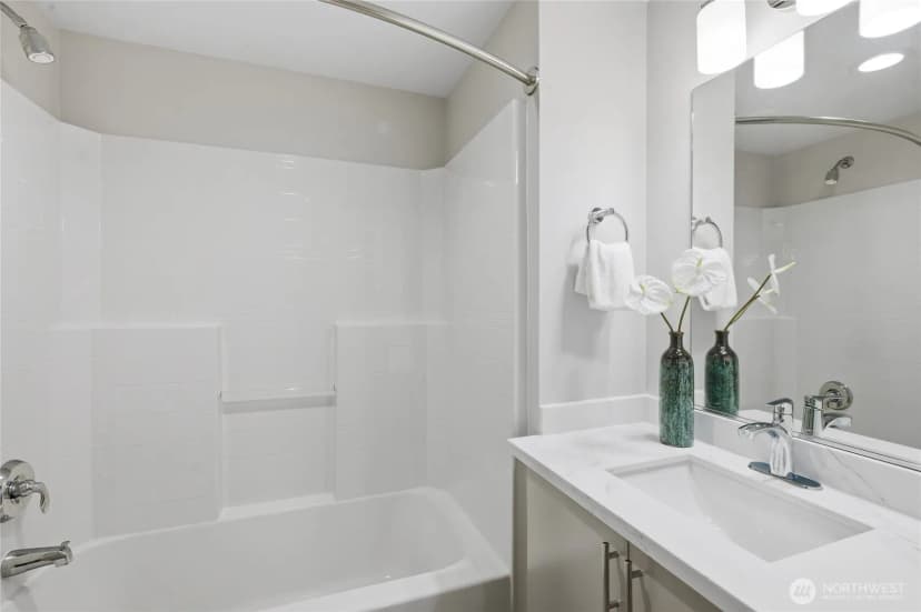 Property photo for 15200 Ne 81st Way #106, Redmond photo 28