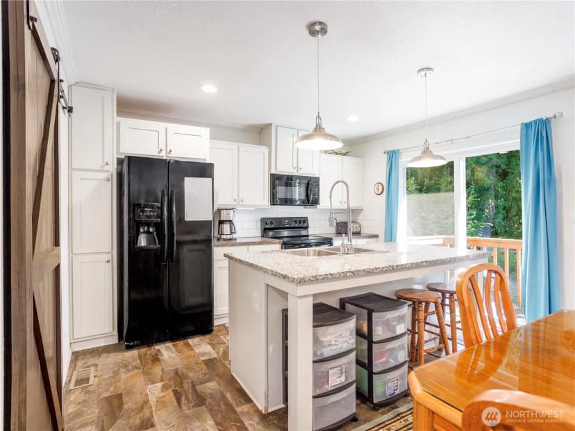 Property photo for 2090 E Crestview Drive, Shelton photo 10