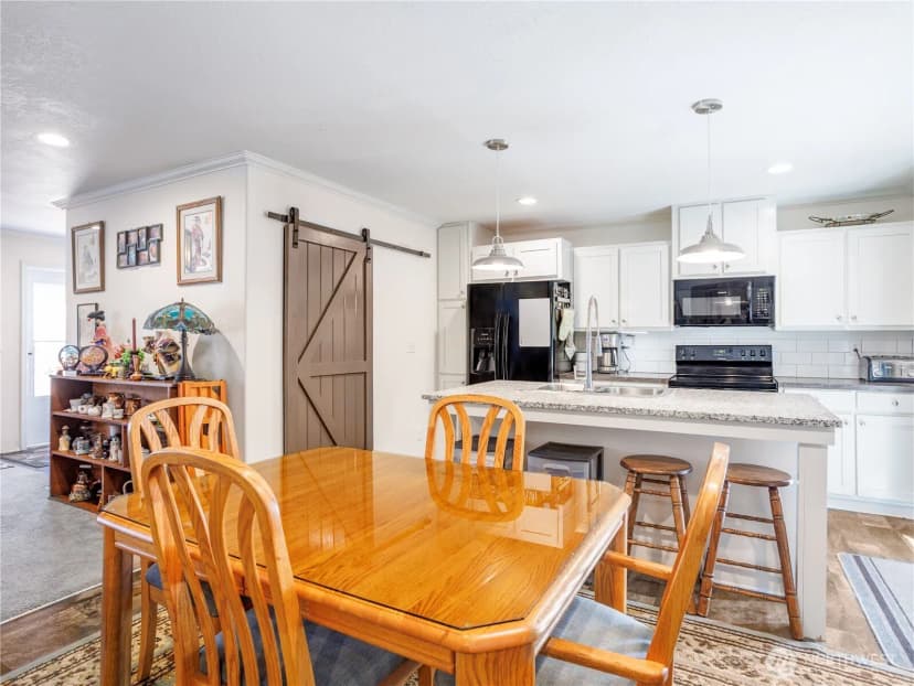 Property photo for 2090 E Crestview Drive, Shelton photo 9