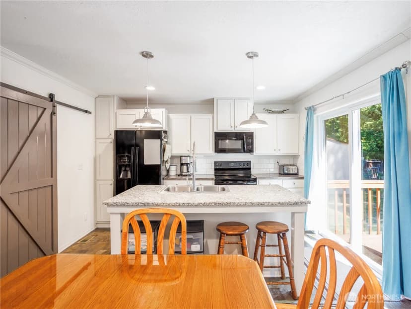 Property photo for 2090 E Crestview Drive, Shelton photo 11
