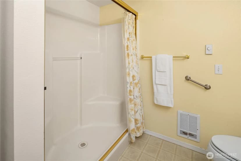 Property photo for 4133 224th Lane Se #213, Issaquah photo 21