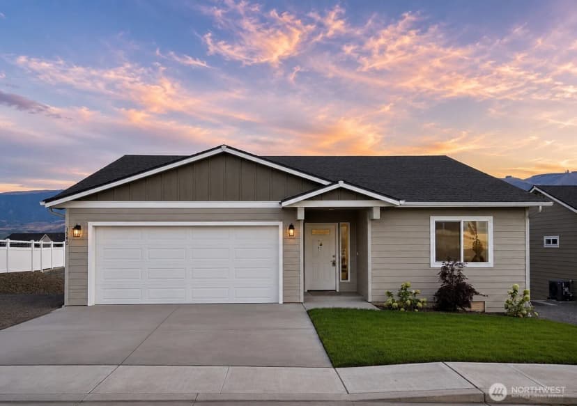 Property photo for 1540 6th Street Se, East Wenatchee