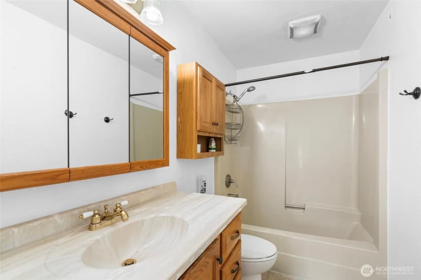 Property photo for 988 Ridgeway Drive, Oak Harbor photo 17