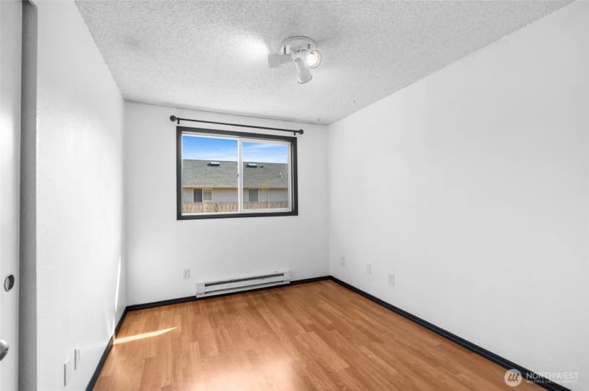 Property photo for 988 Ridgeway Drive, Oak Harbor photo 18