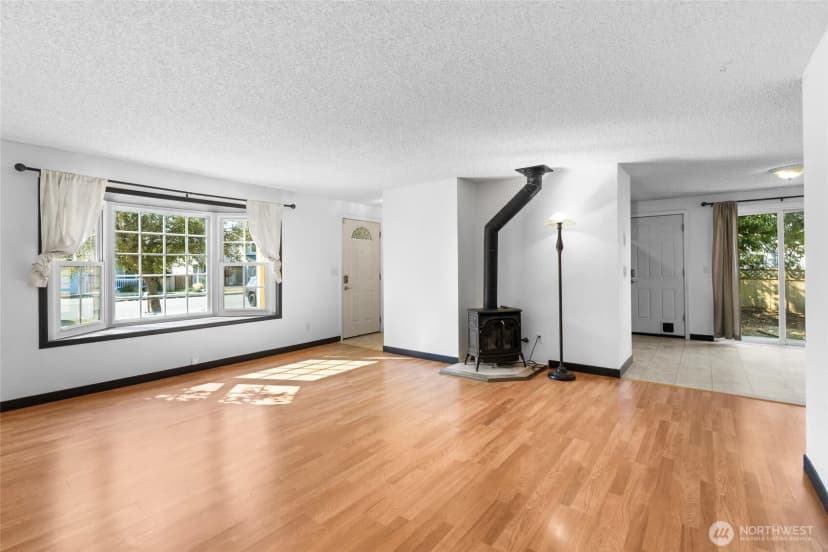 Property photo for 988 Ridgeway Drive, Oak Harbor photo 5